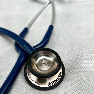 🎁 Personalizovaný stetoskop? Ano! 🎁 Chcete mít stetoskop, který je opravdu jedinečný? U nás v ALFA-RESCUE vám...